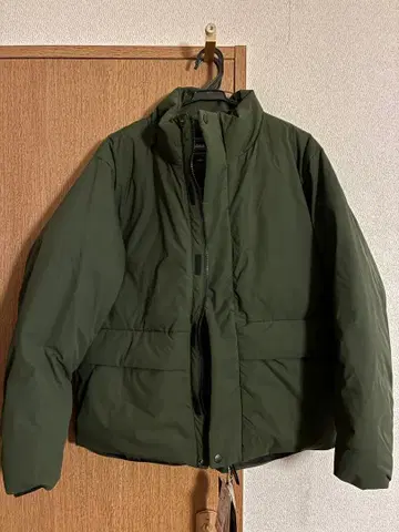 거의 새상품 [ CP-TEX ] 스탠드 다운 자켓 카키색 사이즈 M
