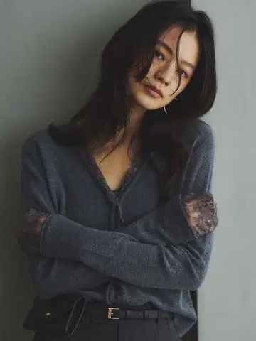 아뉴앙스 아이래쉬 레이스 트리밍 니트