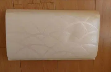 크림색 일본 의류용 가방