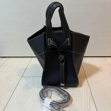 Vis 블랙 가죽 백 새상품급