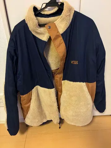 VANS 리버서블 보아 자켓 네이비/베이지