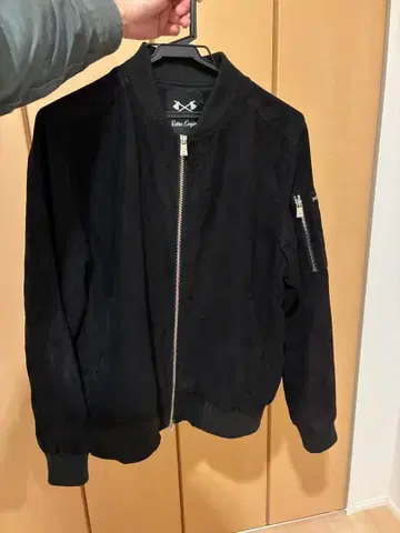 레트로 엔진 블랙 점퍼 M 사이즈