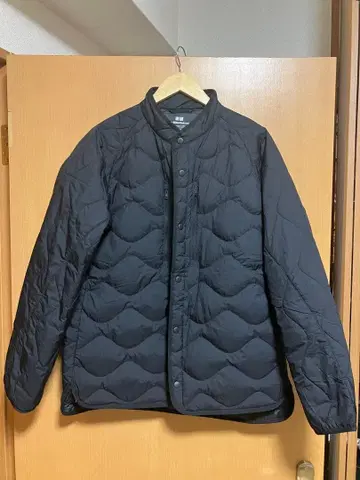 유니클로 x 화이트 마운티니어링 울트라 라이트 다운 블랙 사이즈 L