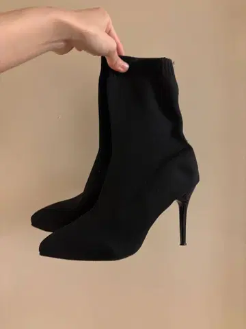 블랙 니트 하이힐 부츠