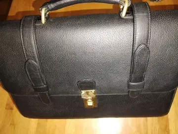 블랙 가죽 세컨드 백