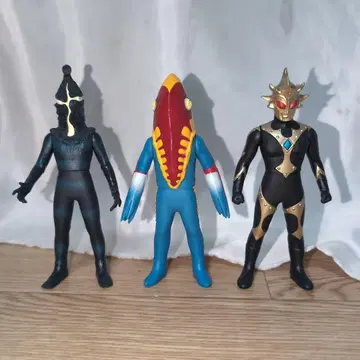 울트라맨 시리즈 괴수 피규어 외계인 3체 세트 라이브 사인 있음