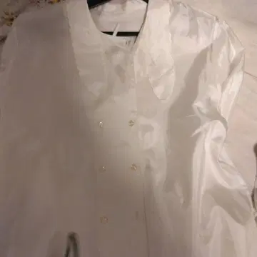 화이트 새틴 더블 버튼 셔츠