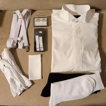 LIVE LOVE LAUGH 리브라브라프 결혼식 신랑 세트 턱시도