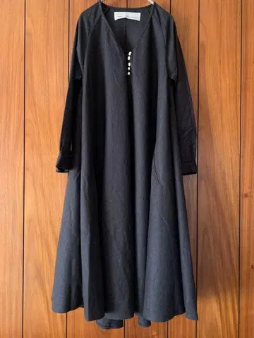 TENNE 핸드크래프티드 모던 가을/겨울 원피스