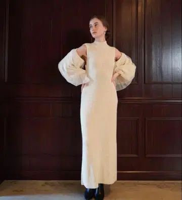 아이보리 오프숄더 니트 원피스