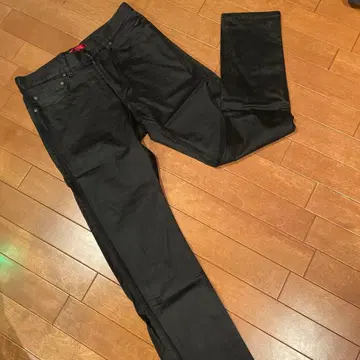 HUGO BOSS 블랙 팬츠