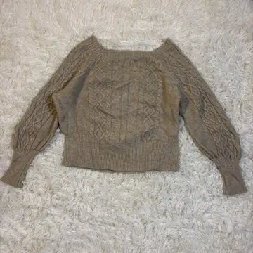 케이블 니트 스웨터 베이지 크롭 기장 택 없음 노브랜드