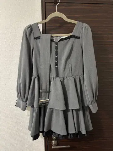 프론트 후크 티어드 미니 원피스 pium