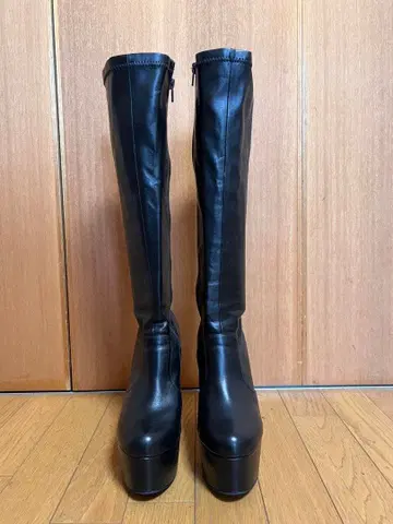 R&E 블랙 가죽 플랫폼 롱 부츠 M 사이즈