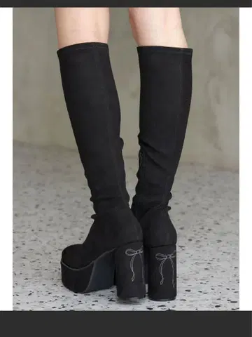 블랙스 스웨이드 통굽 롱 부츠