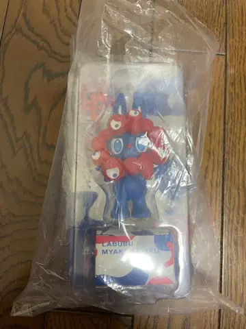 오사카 간사이 박람회 LABUBU 미야쿠미야쿠 콜라보 피규어 정품