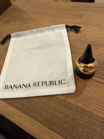 BANANA REPUBLIC 반지 골드 키시 유타 착용