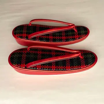 [ 미사용 새상품 ] 고급 가죽제품 빨간색과 블랙 체크 무늬 조리