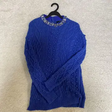 Another Edition 비쥬 장식 파랑 니트 스웨터
