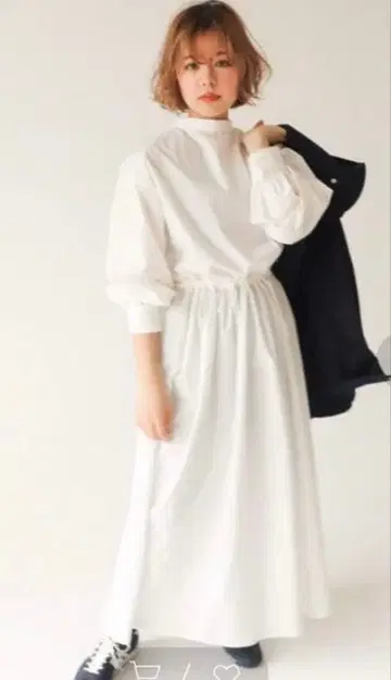 UbySPICK&SPAN 백 오픈 화이트 롱 원피스