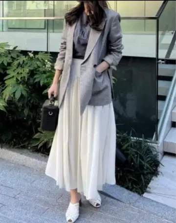 새상품급 LOUNIE 볼륨 스커트 아이보리 36