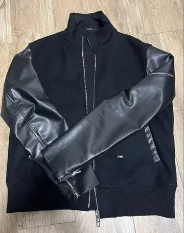 EMPORIO ARMANI [새상품급] 울 가죽 콤비네이션 아우터