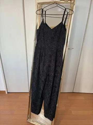 블랙 플로럴 디자인 올인원 M 사이즈