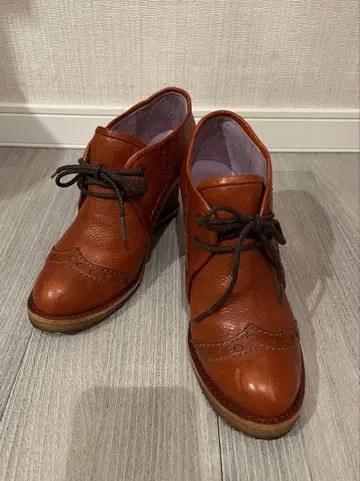 MANA 브라운 윙 칩 가죽 부츠