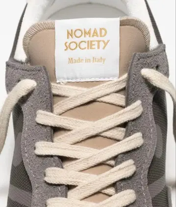 NOMAD SOCIETY 스니커즈 그레이/베이지