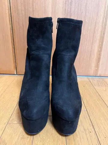 R&E 블랙 스웨이드 플랫폼 부츠