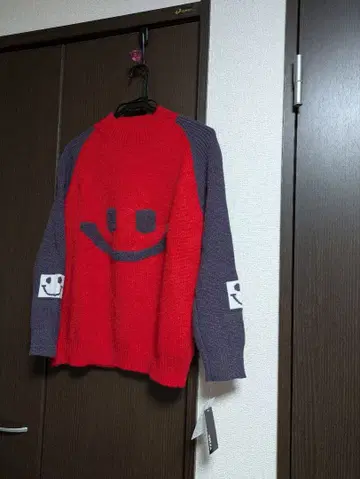 스마일 마크 니트 스웨터 빨간색 x 그레이