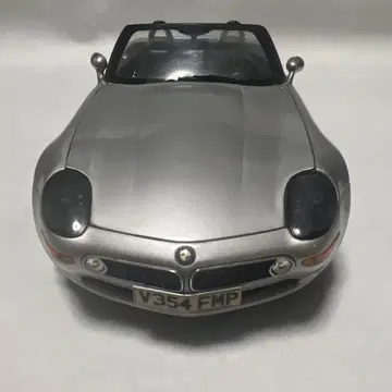 BMW Z8 1/18 모형