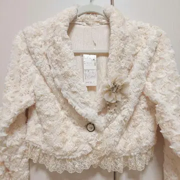 axes femme 엑시즈팜 인조 모피 볼레로 장미 레이스 자켓