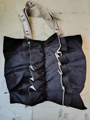 인기 귀여운 프릴 토트백 메쉬도 멋진 블랙 대용량