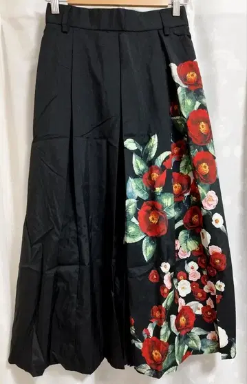 axesfemme 동백꽃 패턴 롱 스커트 블랙