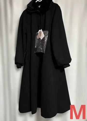 [미사용 새상품] 아오키 미사코 시마무라 콜라보 코트 블랙 M사이즈