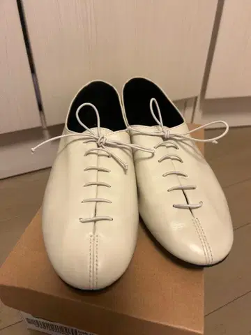 한국 브랜드 CUEREN 여성 신발 화이트 가죽 신발 24.5cm