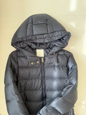 후드 부착 네이비 컬러 롱 다운 자켓