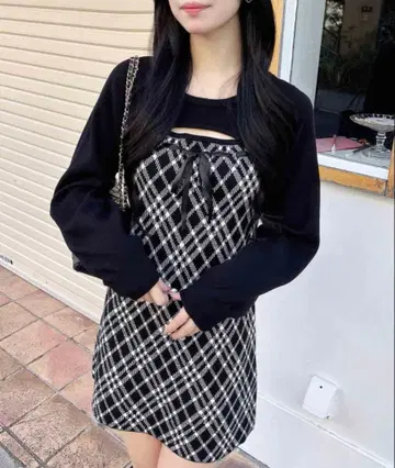 INGNI 데콜테 오픈 체크 무늬 절개 니트 원피스 블랙