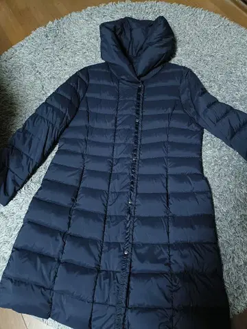 네이비 후드 부착 다운 롱 코트