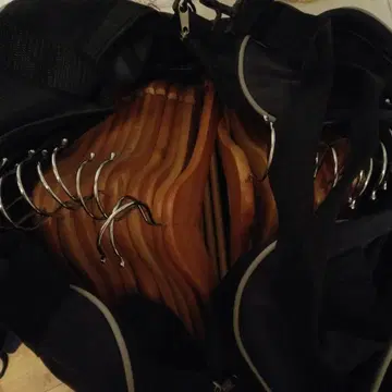 나일론 소재 블랙 백팩