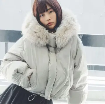 SNIDEL 퍼 숏 다운 아이보리 화이트