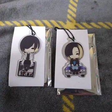 앉아있는 아크릴 키링 컬렉션 HISASHI 세트