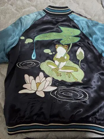 화려악단 개구리와 연꽃 자수 스카잔 구제 의류