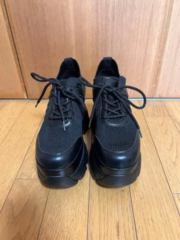 R&E 통굽 블랙스니커즈