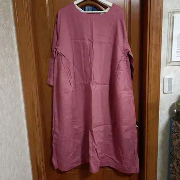 미사용 새상품 택 포함 린투라울 핑크 원피스 긴팔 린넨 100%