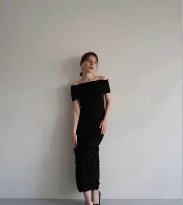 [ 컨디션 최상 ] Acka 오프숄더 프린지 드레스