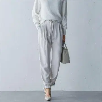 LAUTREAMONT 편안하고 깔끔한 조거 팬츠 광택 로트레아몽