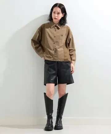 레이빔즈 인조 가죽 숏팬츠