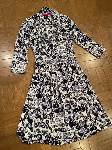 Regina Romantico 7부 소매 무릎 기장 원피스